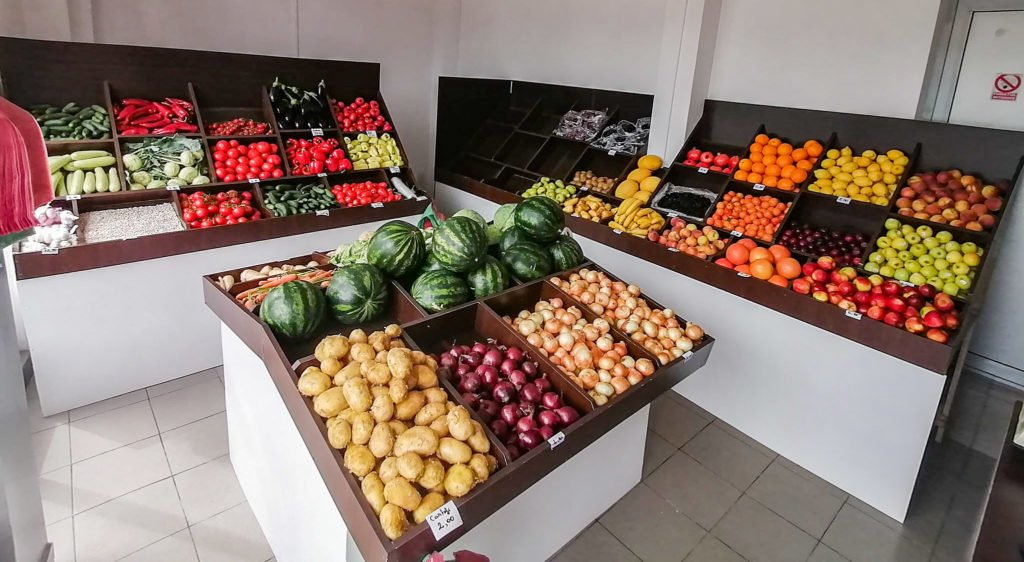Fructe și legume la un telefon distanță. Un tânăr craiovean aduce porții de sănătate la ușa casei tale 1 104361846 2849768235131849 4651032434103378192 n