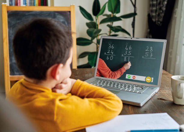 Educația sub jugul COVID. Tabla virtuală a haosului din școli 5 119111929 328172535069348 9034149898346705394 n