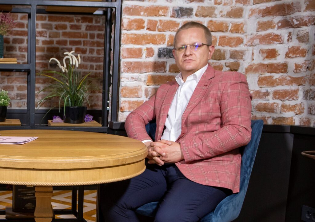 Dr. Michael Schenker, oncologul din Craiova la care vin pacienți din toată România. Povestea primului spital privat, pentru bolnavii de cancer din Oltenia 1 IMG 7895 1
