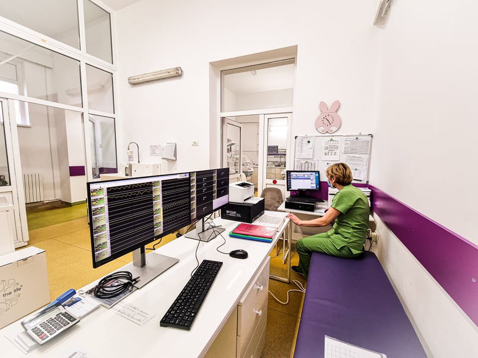 Sistemul de monitorizare care salvează vieți. Neonatologia de la Spitalul Filantropia Craiova dotată ca în clinicile din Occident 2 267468753 1498334943870962 8345221257995711962 n