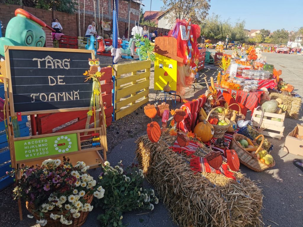 Festivalul Toamnei la Grădinița „Petrache Poenaru”. Lecții de antreprenoriat și bucurie 4 WhatsApp Image 2022 10 19 at 20.00.22