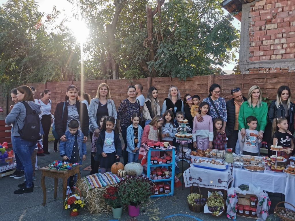 Festivalul Toamnei la Grădinița „Petrache Poenaru”. Lecții de antreprenoriat și bucurie 2 WhatsApp Image 2022 10 19 at 20.20.23