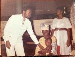 Dr. Ifeanyi Omordia cu pacientii in Aba Nigeria 1983 1