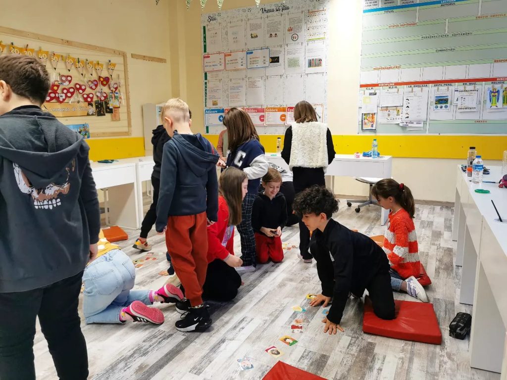 Maria Stuparu, învățătoarea care cucerește elevii și îi face să iubească școala 10 WhatsApp Image 2023 04 04 at 13.23.42