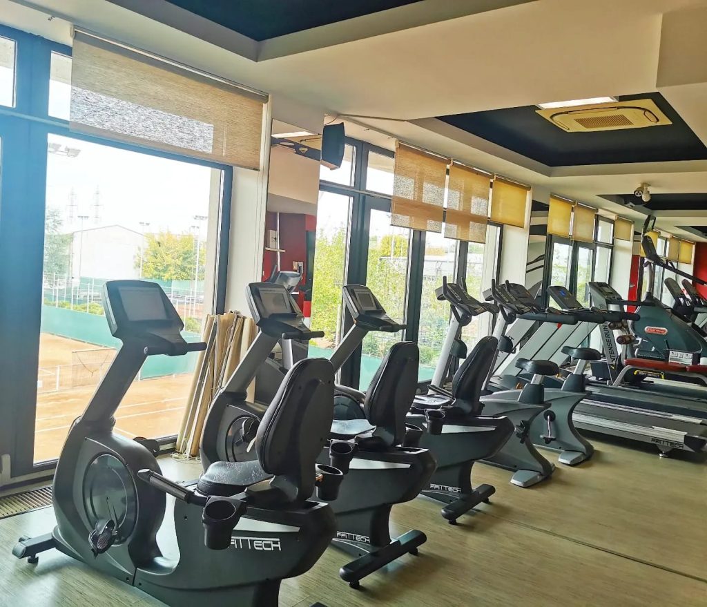 Sala de fitness și adolescenții. Ce tip de exerciții sunt recomandate? 5 WhatsApp Image 2023 10 18 at 11.34.30 1