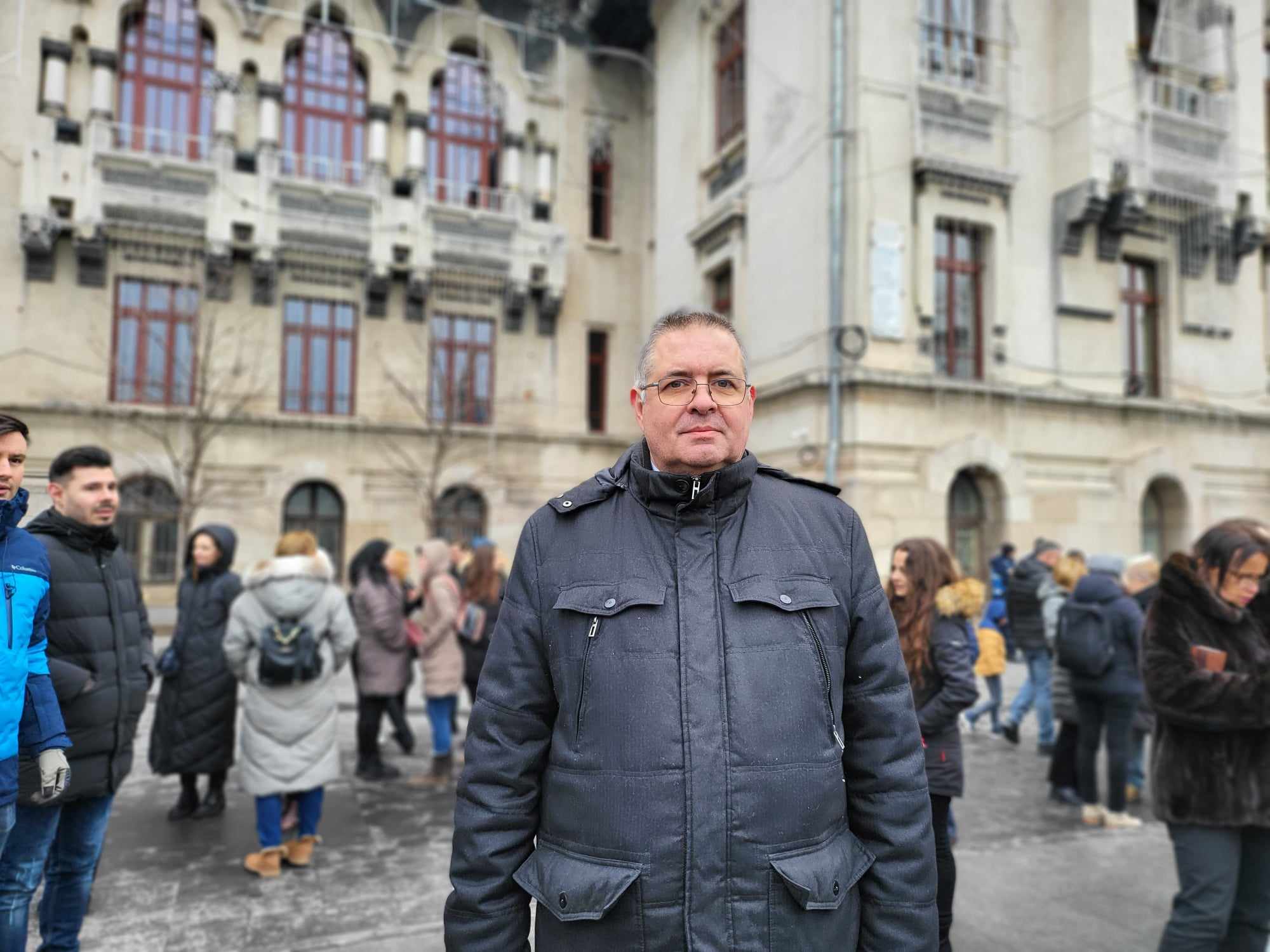 Dr. Gindrovel Dumitra