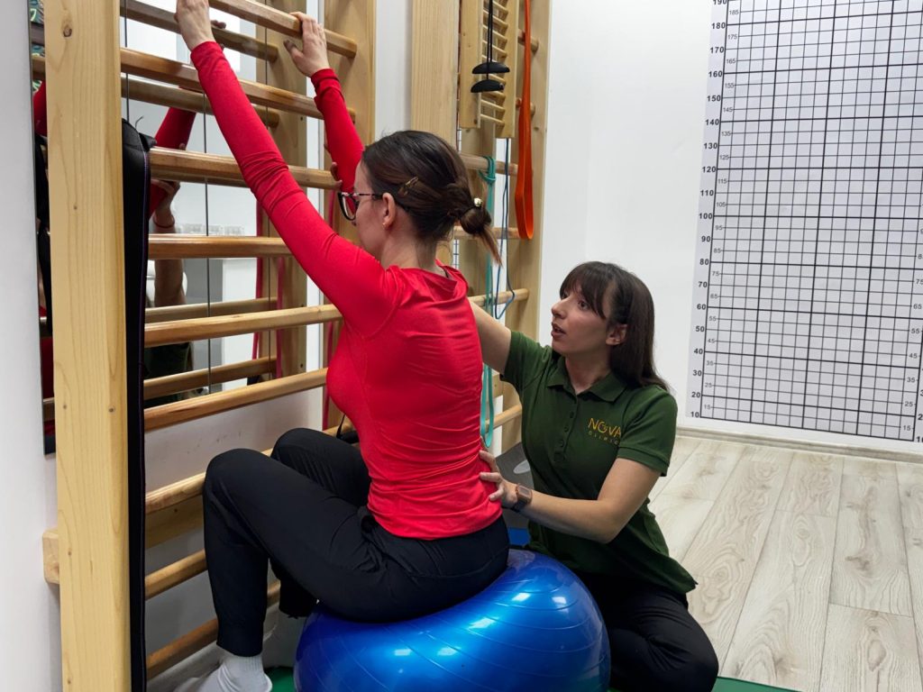 Copilul obosește când merge sau aleargă? Cum ajută exercițiile Schroth 4 WhatsApp Image 2026 04 17 at 10.52.42